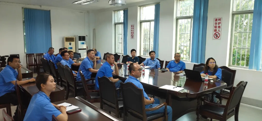 海南礦業(yè)召開(kāi)黨委（擴(kuò)大）會(huì)議 部署黨紀(jì)學(xué)習(xí)教育工作3.webp.jpg